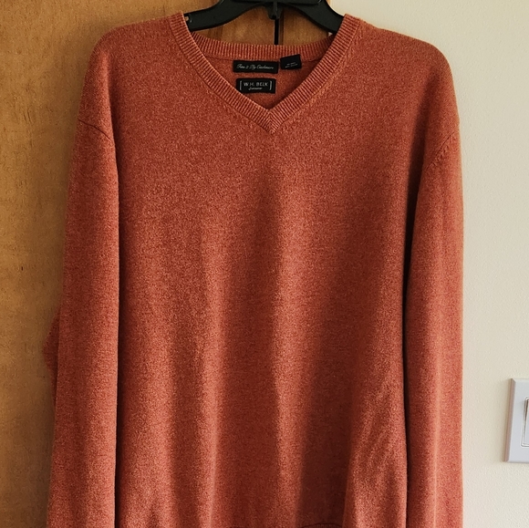 W.H. Belk Sweaters Whbelk 2ply 0 Cashmere Rust Colored Vneck